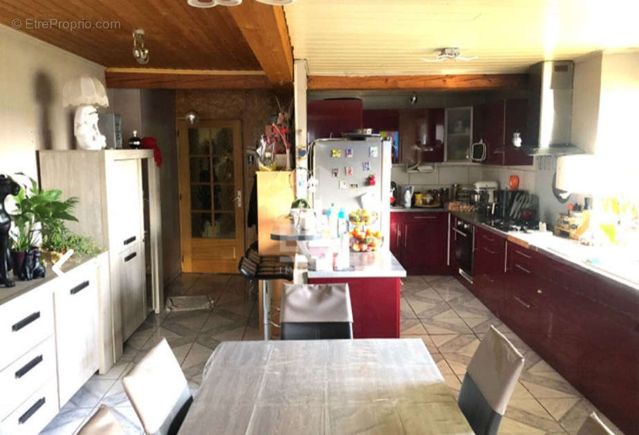 Appartement à ORCHAMPS-VENNES