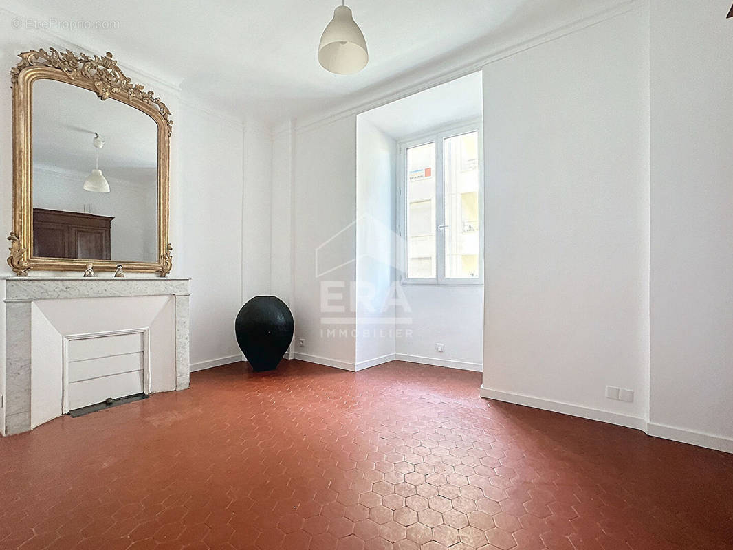 Appartement à MARSEILLE-2E