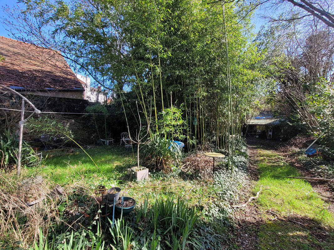 Maison à VERRIERES-LE-BUISSON