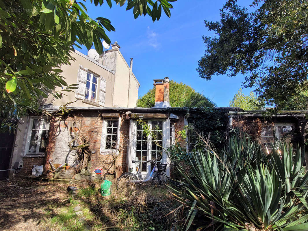 Maison à VERRIERES-LE-BUISSON