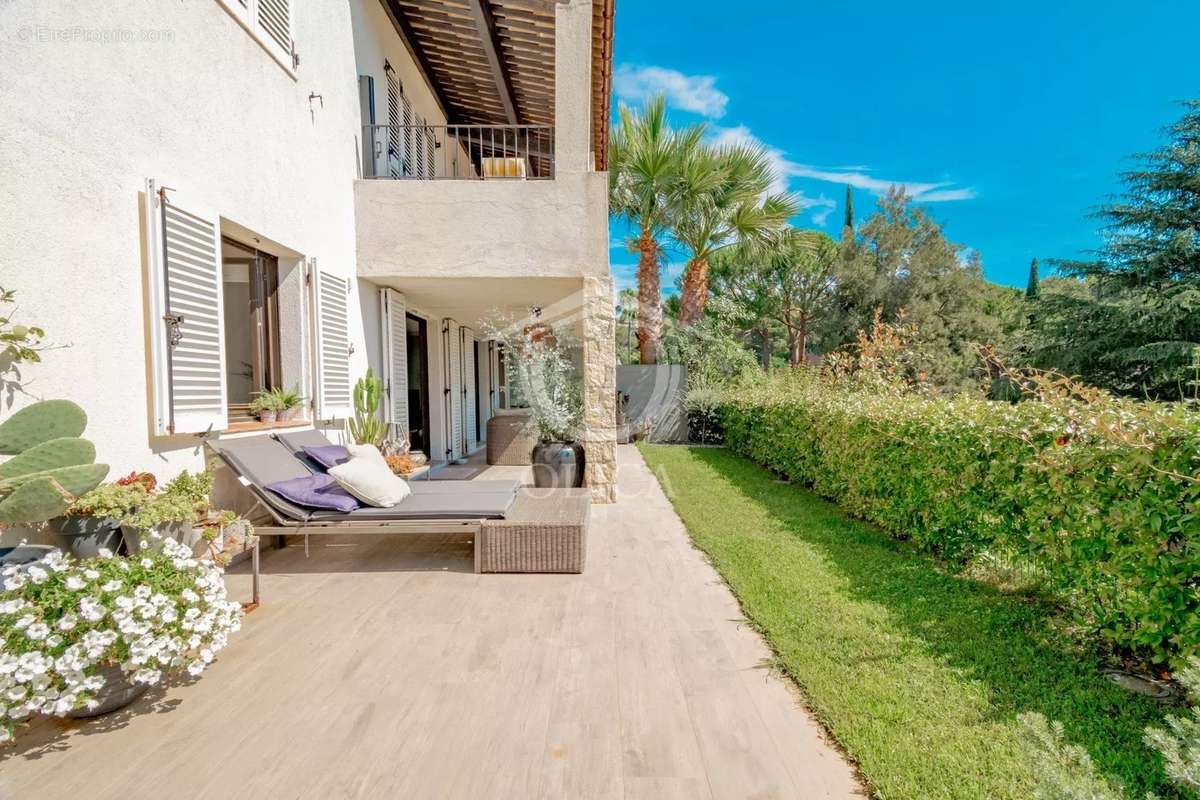 Appartement à VILLENEUVE-LOUBET