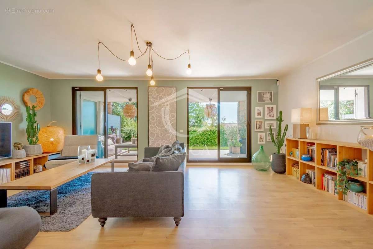 Appartement à VILLENEUVE-LOUBET