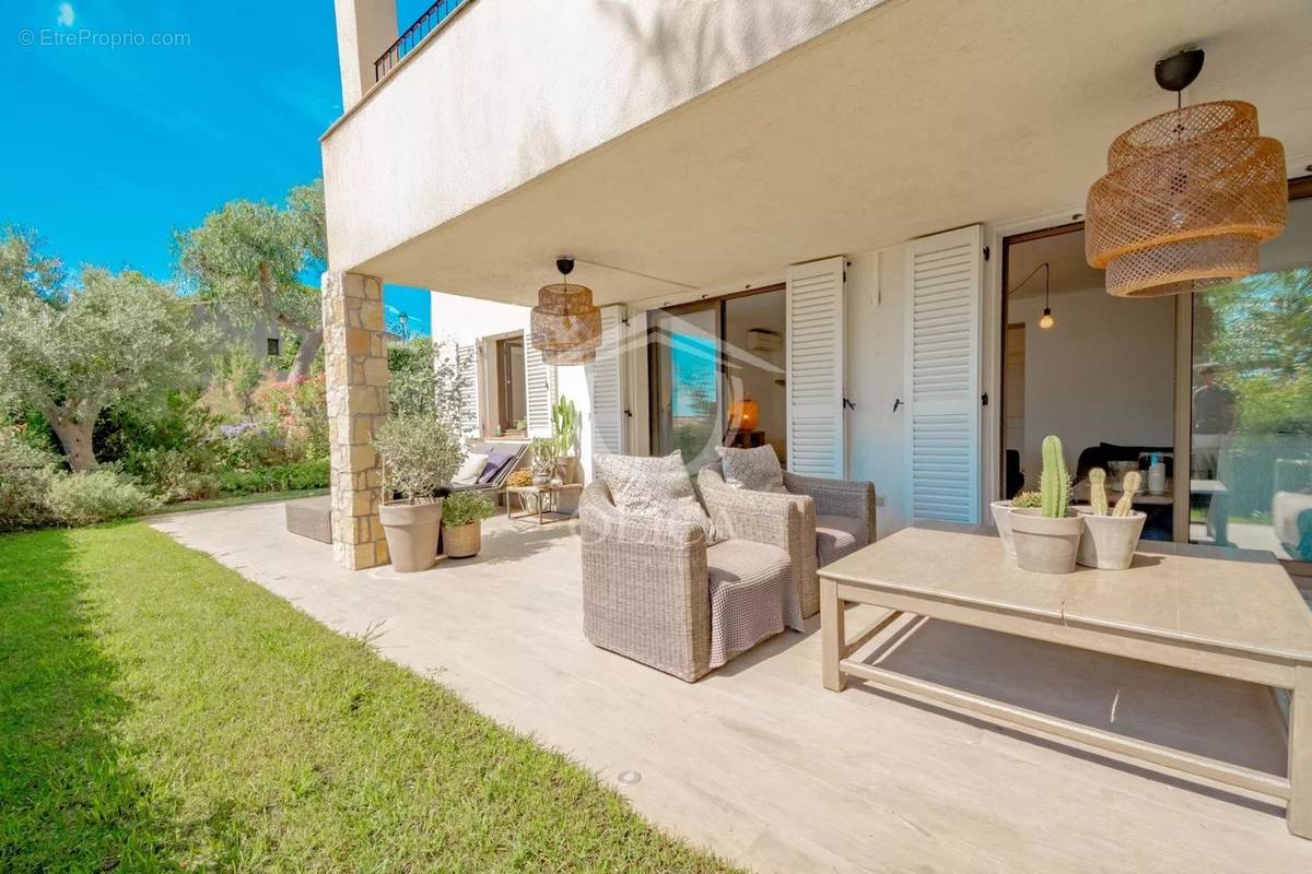 Appartement à VILLENEUVE-LOUBET