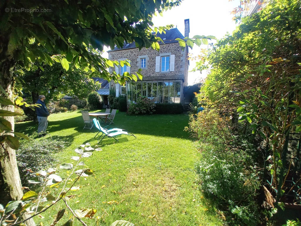 Maison à FOUGERES