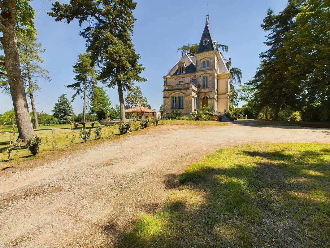 Maison à LAROQUE-TIMBAUT