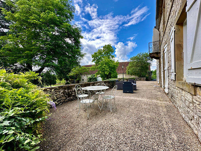 Maison à LA CHAPELLE-AUX-SAINTS