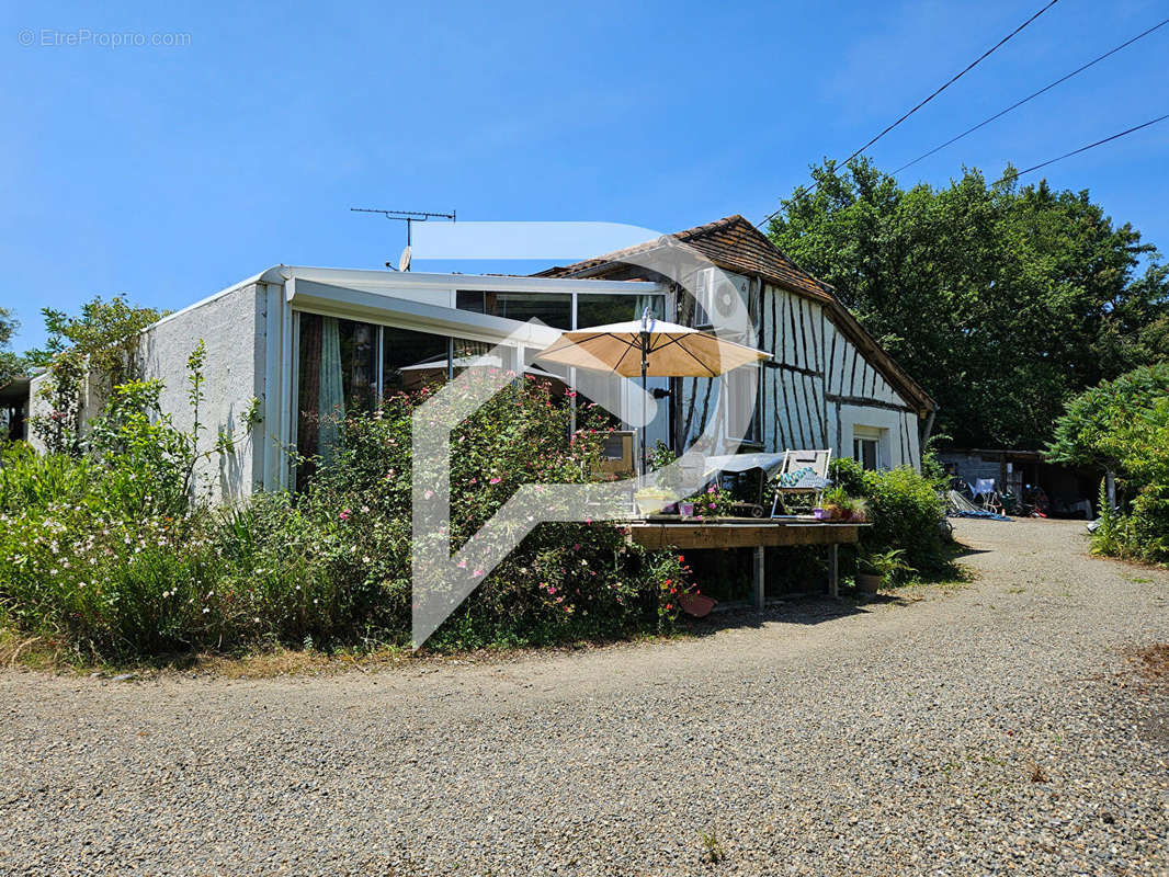 Maison à AIGNAN