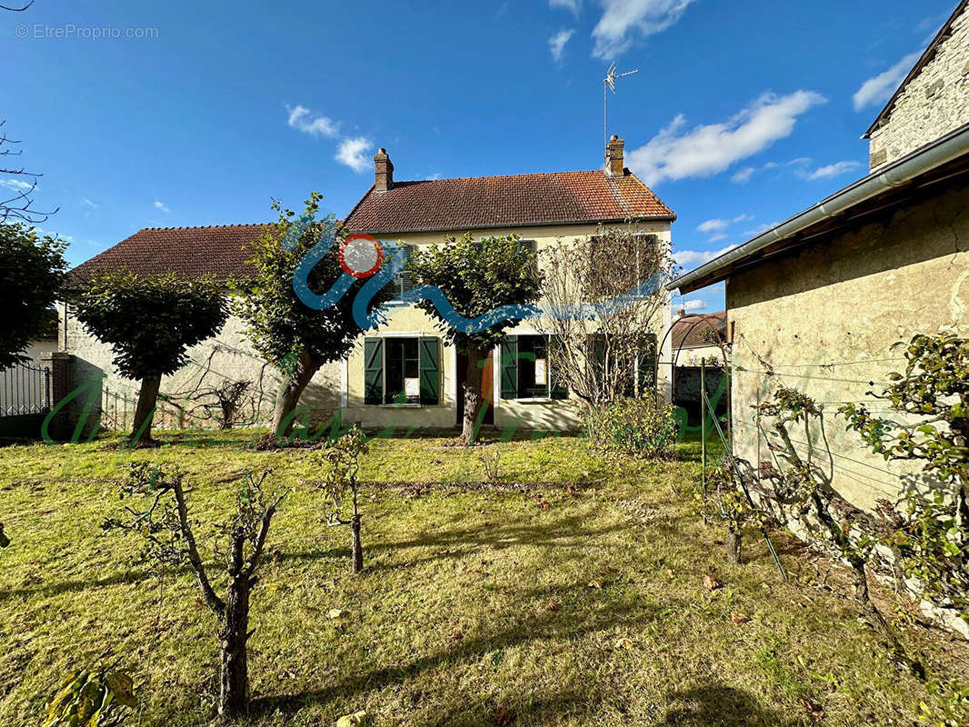 Maison à GOMMECOURT