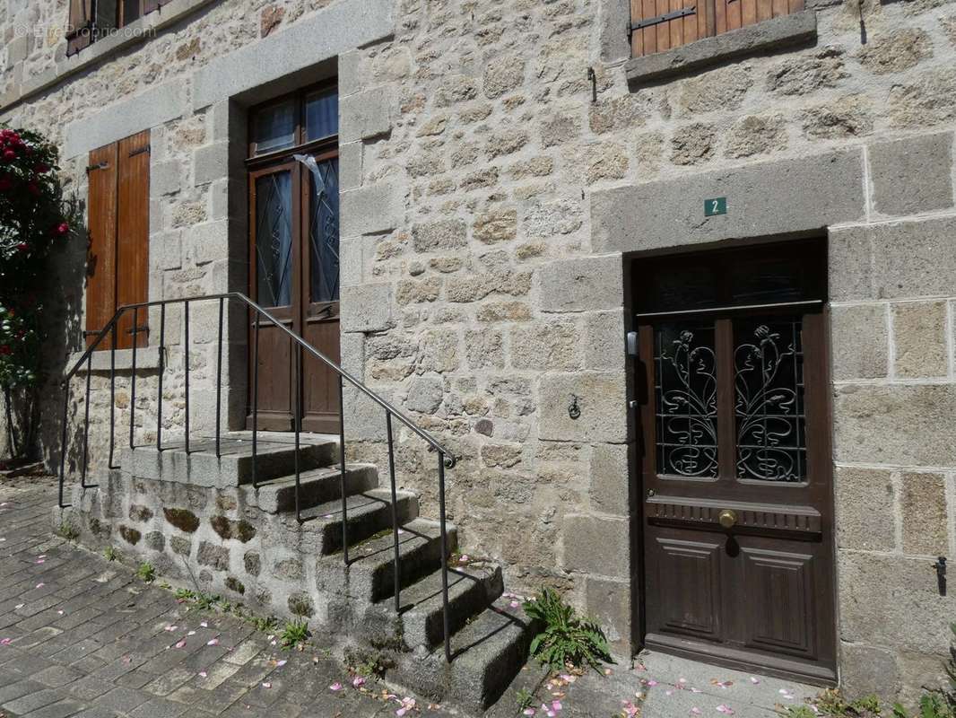 Maison à SAINT-MARTIAL-LE-MONT