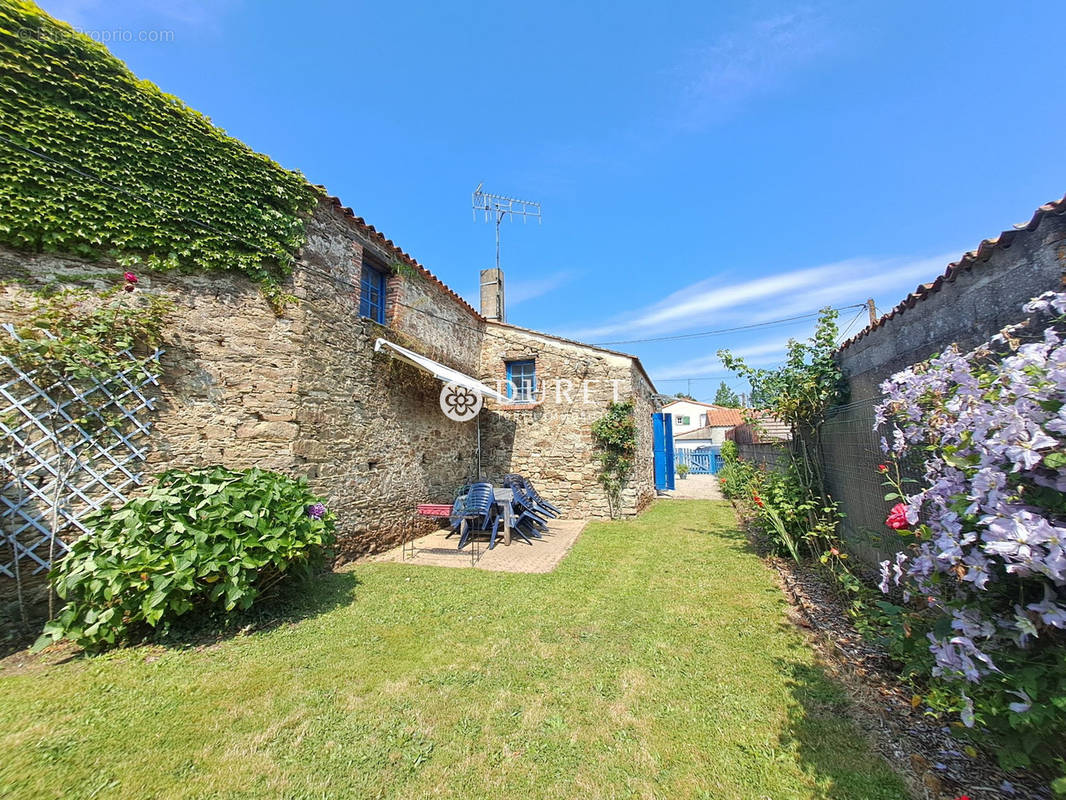 Maison à LES CLOUZEAUX