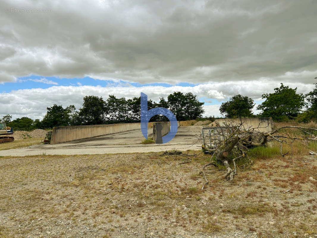 Terrain à MACHE