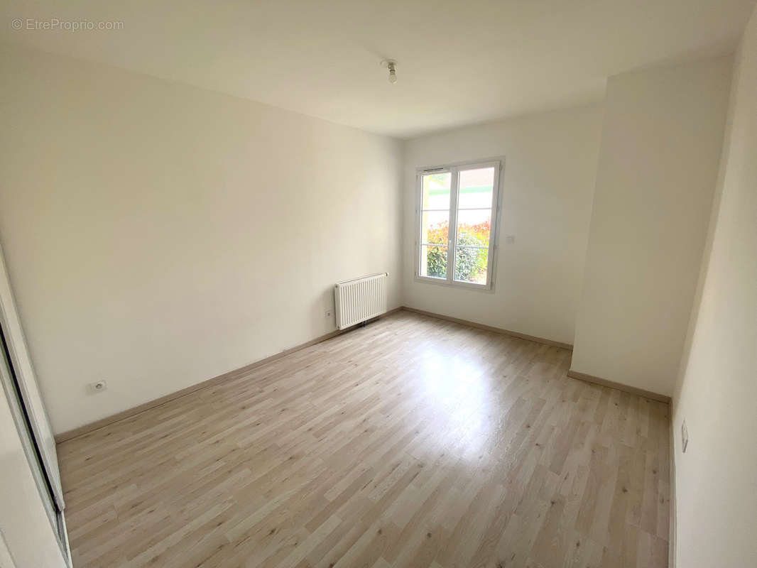 Appartement à FRENEUSE