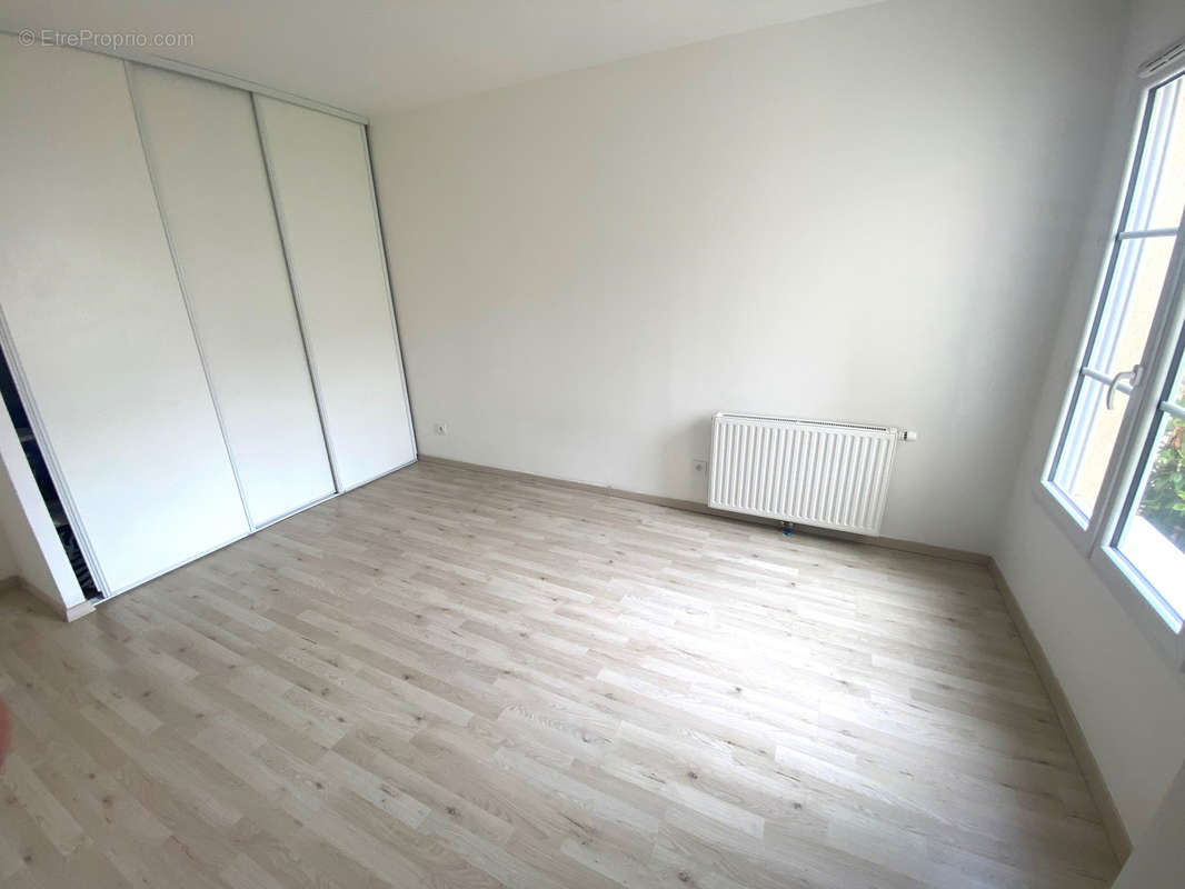 Appartement à FRENEUSE