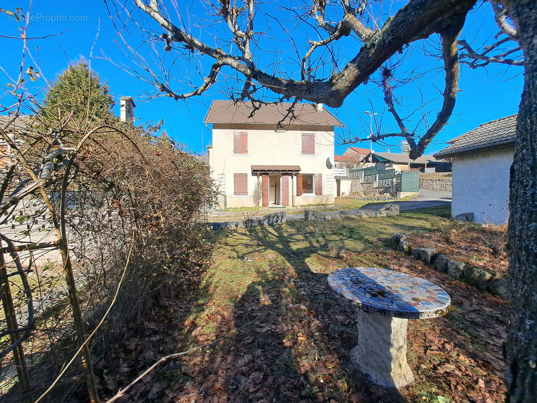 Maison à LE CHAMBON-SUR-LIGNON