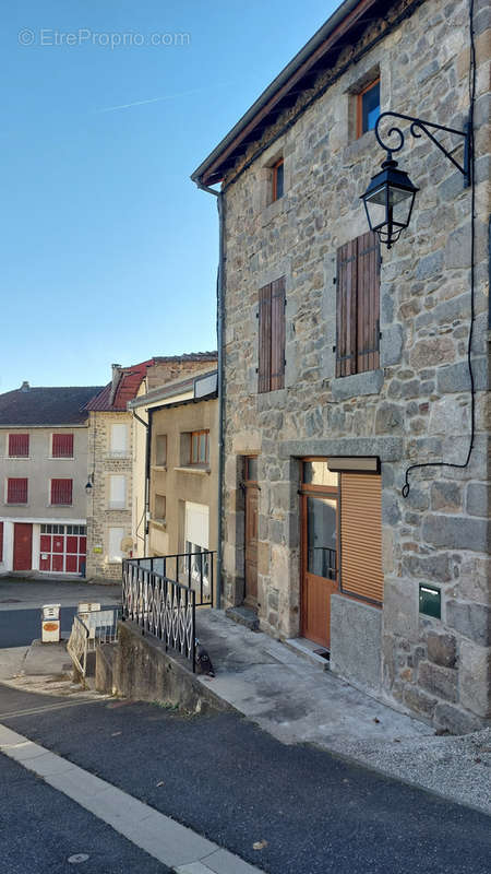 Maison à ROCHEPAULE