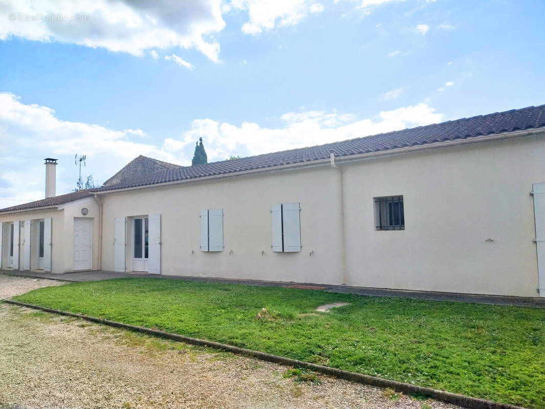 Maison à BOURG-CHARENTE