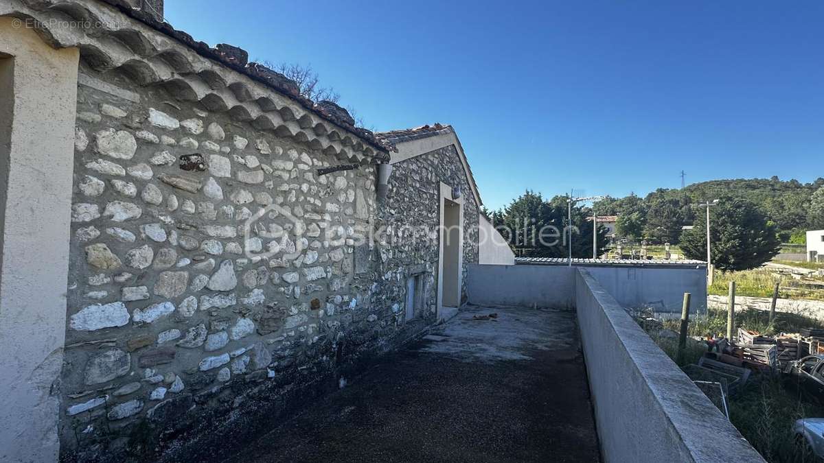 Maison à VALAURIE