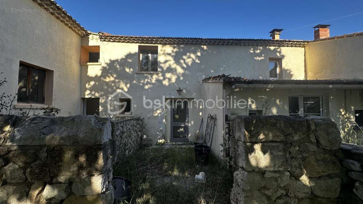 Maison à VALAURIE