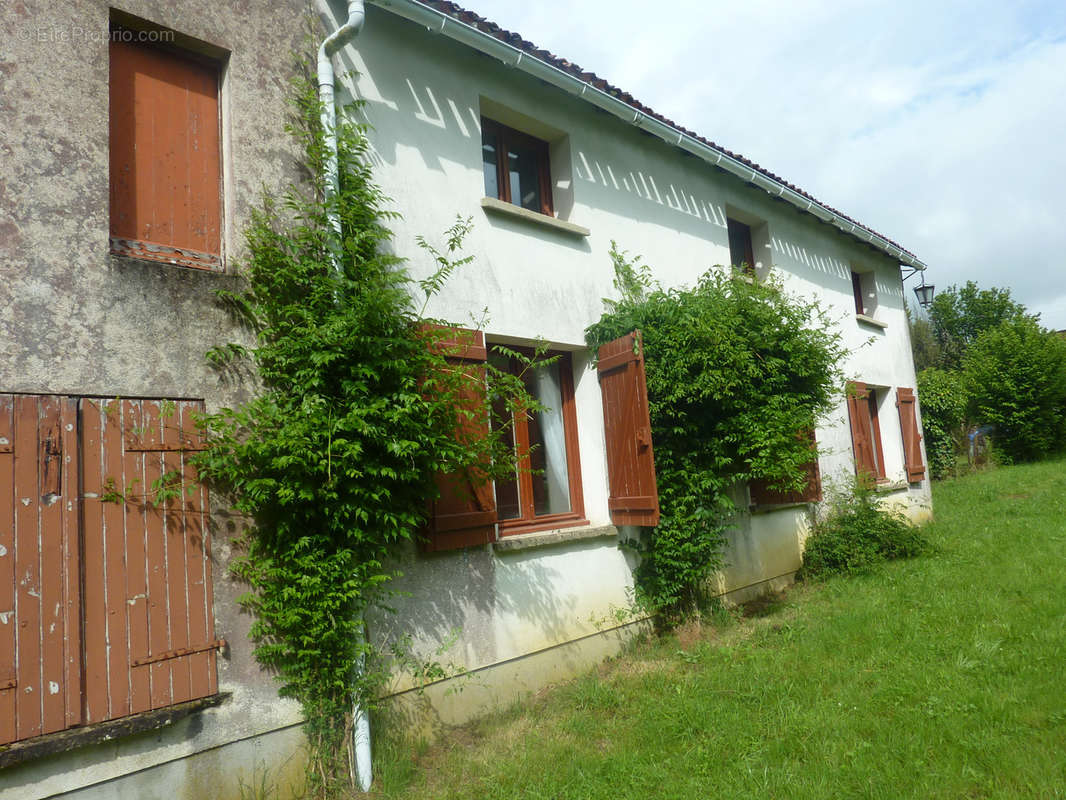 Maison à BUSSIERE-POITEVINE