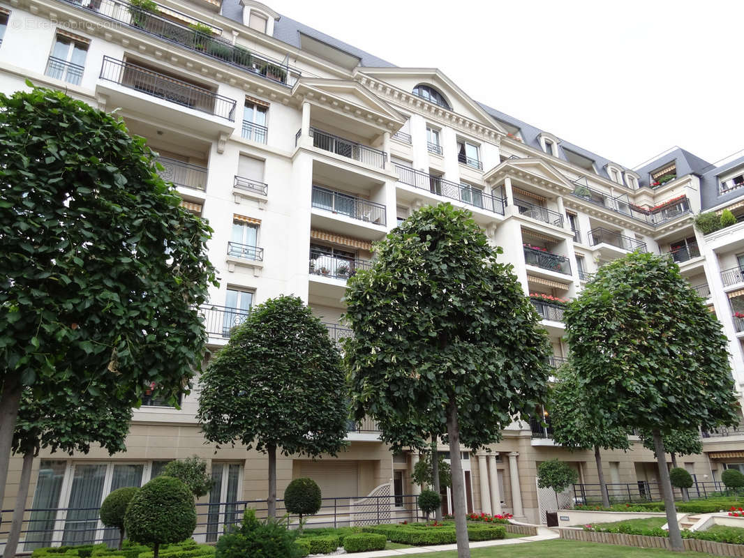 Appartement à ISSY-LES-MOULINEAUX