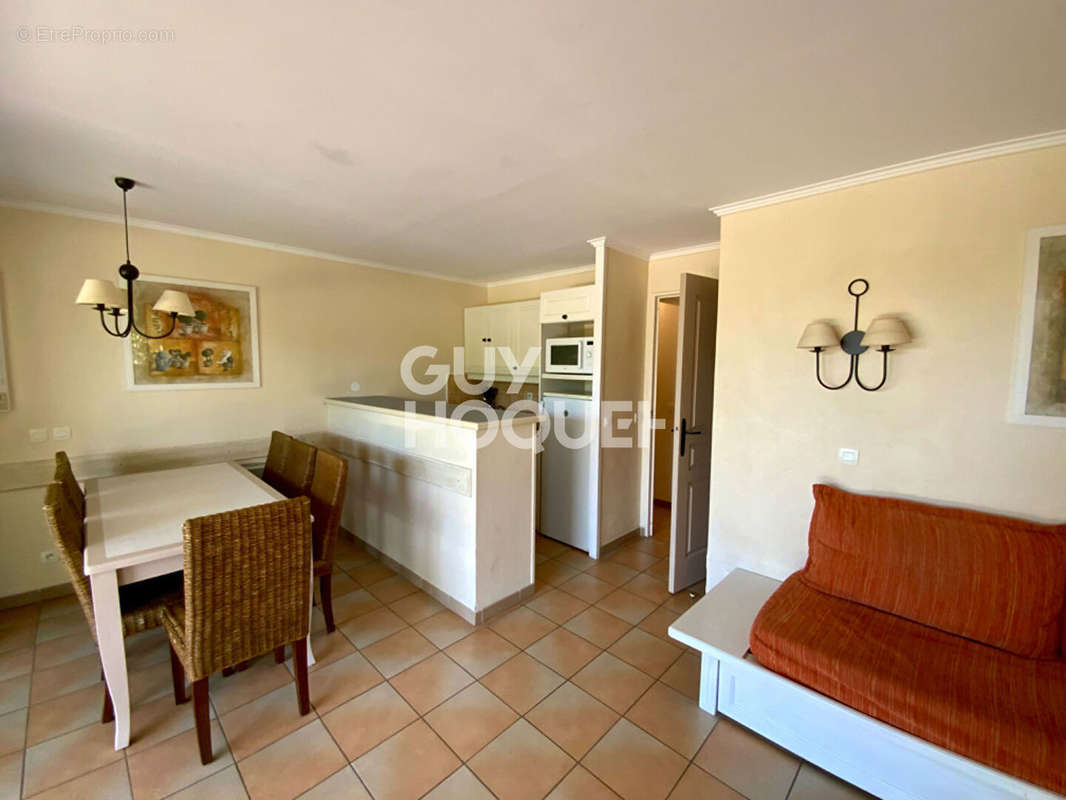 Appartement à GRIMAUD