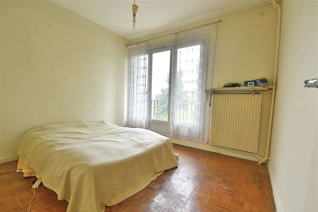 Appartement à SAINT-MAUR-DES-FOSSES