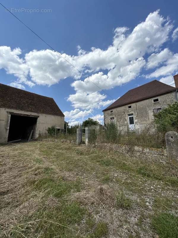 Maison à ETROUSSAT