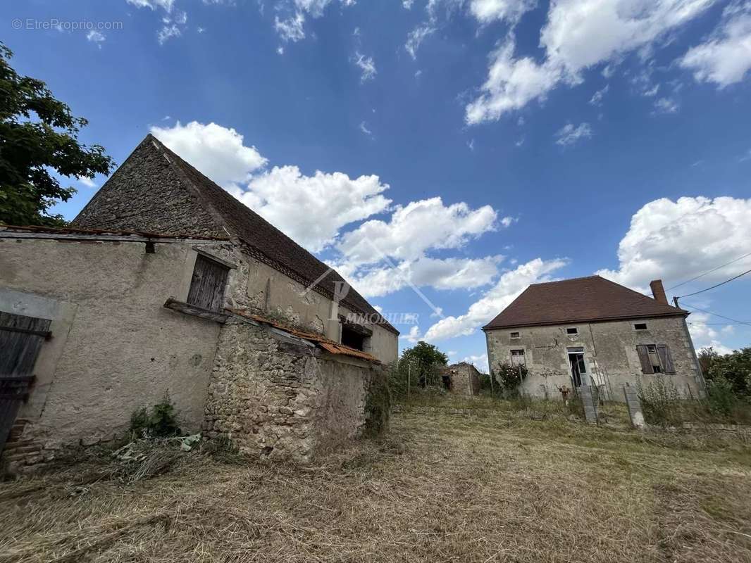 Maison à ETROUSSAT