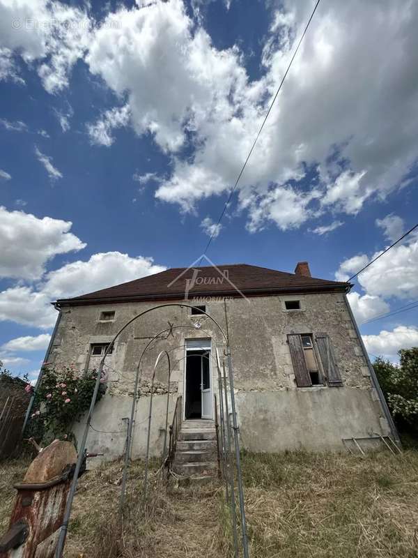 Maison à ETROUSSAT