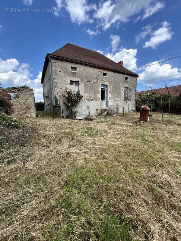 Maison à ETROUSSAT