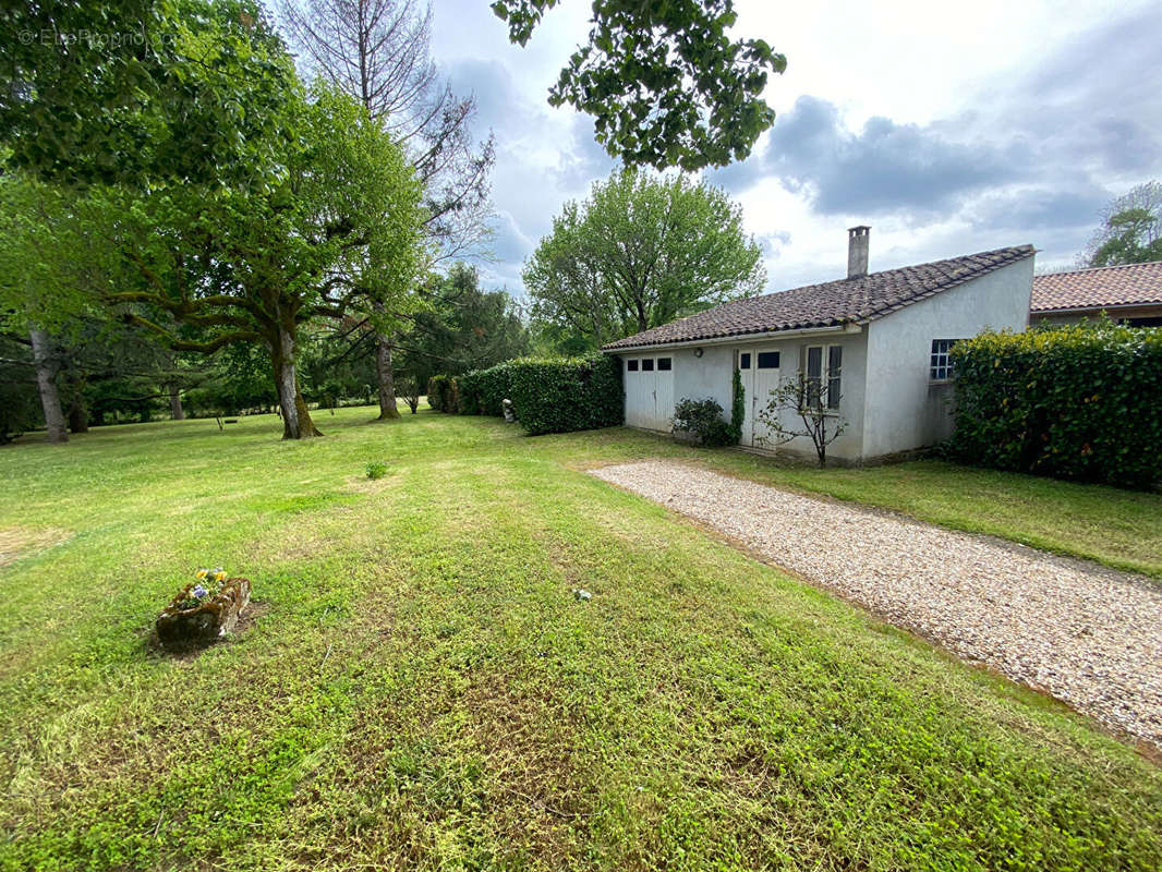 Maison à COUTRAS