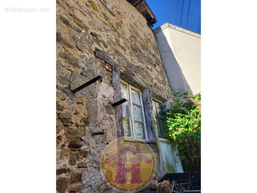 Maison à SAINT-JUNIEN