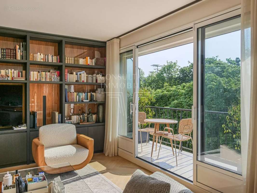 Appartement à NEUILLY-SUR-SEINE