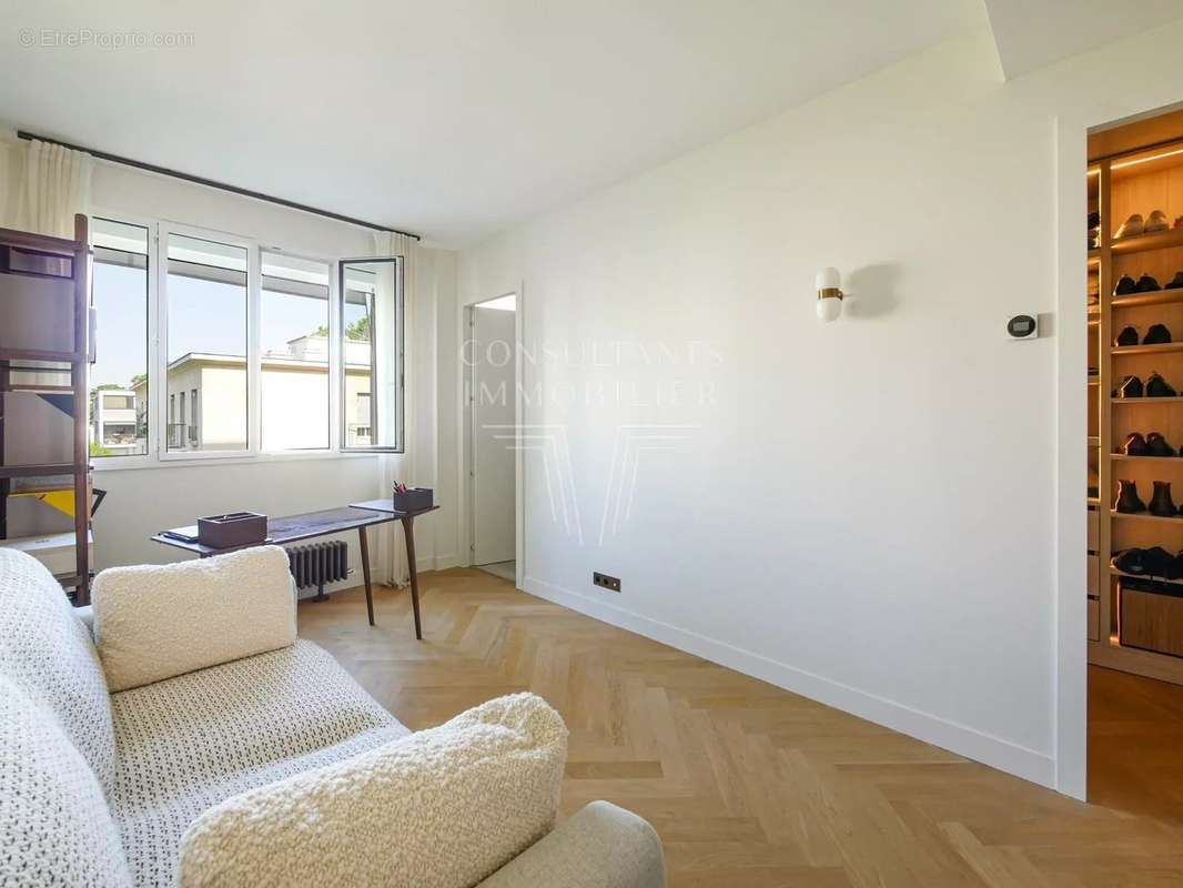 Appartement à NEUILLY-SUR-SEINE