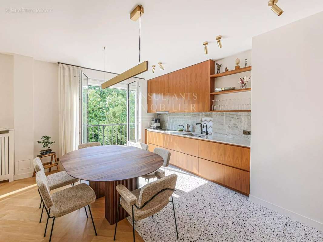 Appartement à NEUILLY-SUR-SEINE