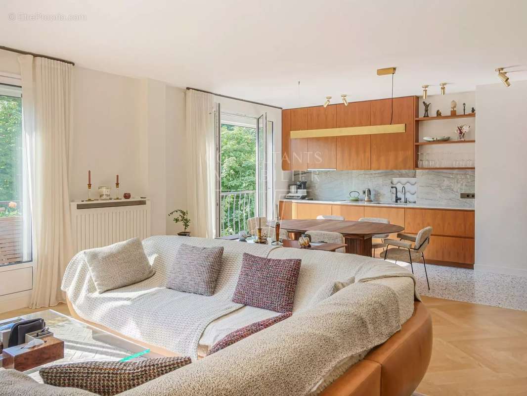 Appartement à NEUILLY-SUR-SEINE