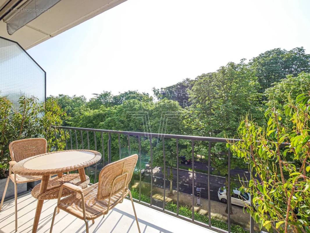 Appartement à NEUILLY-SUR-SEINE