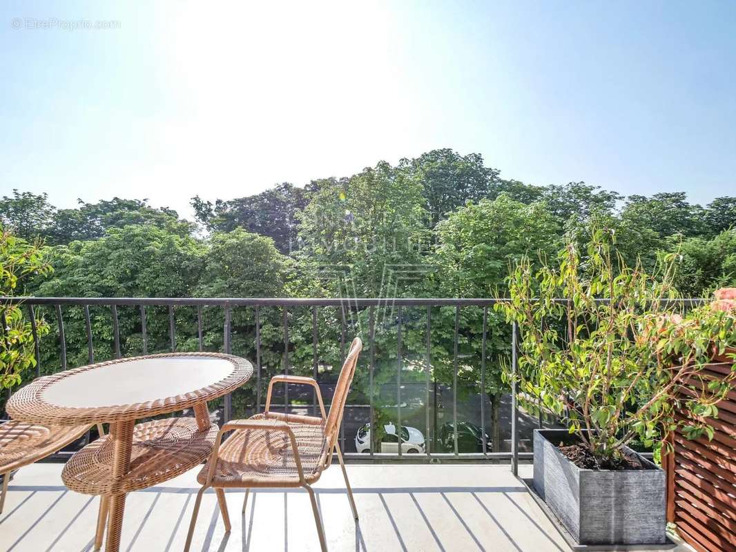 Appartement à NEUILLY-SUR-SEINE