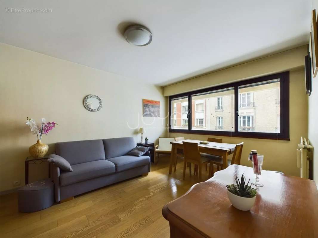 Appartement à PARIS-20E