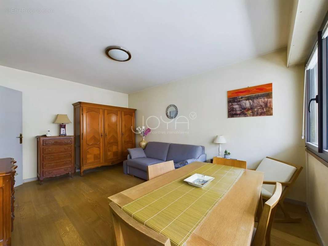 Appartement à PARIS-20E