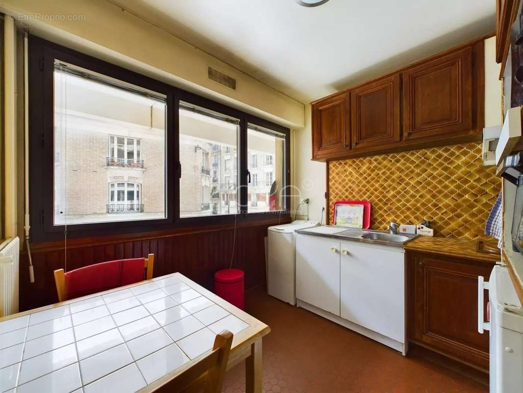 Appartement à PARIS-20E