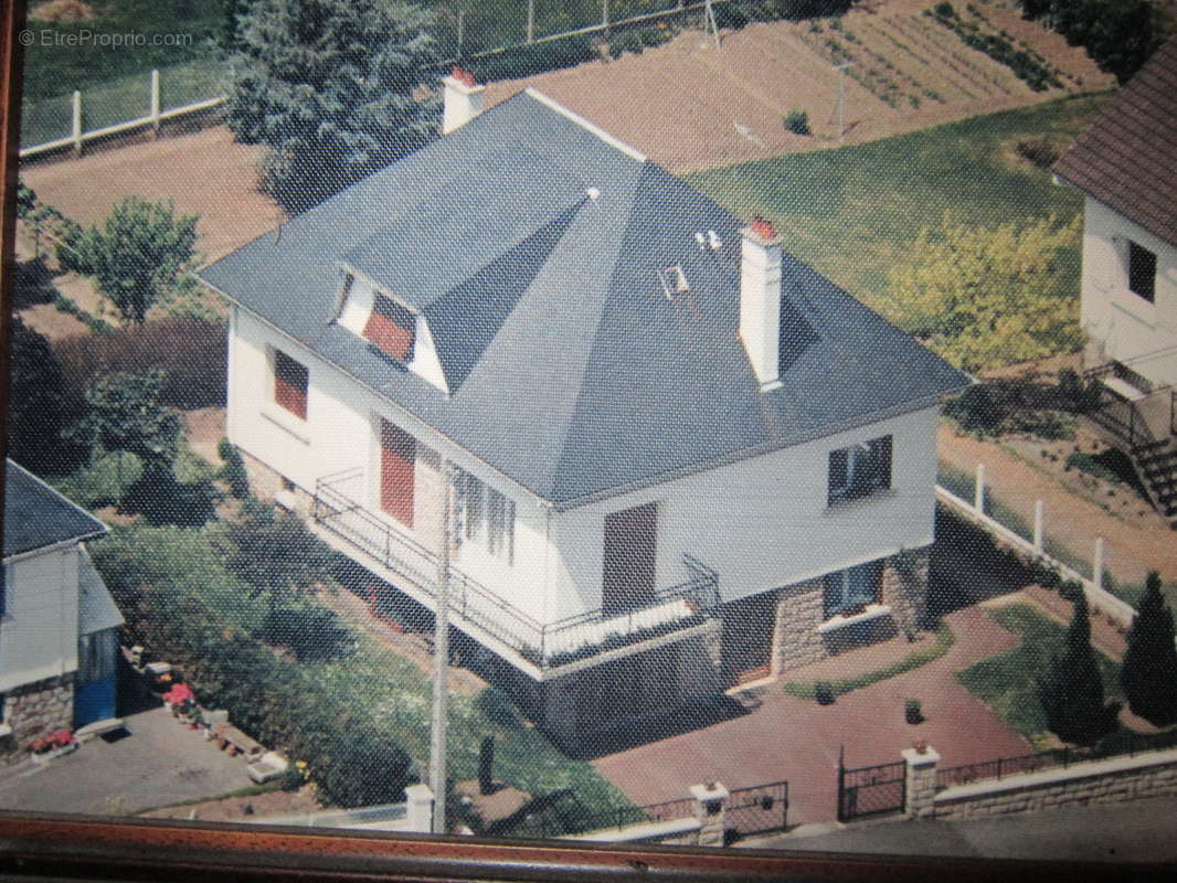   - Maison à EYGURANDE