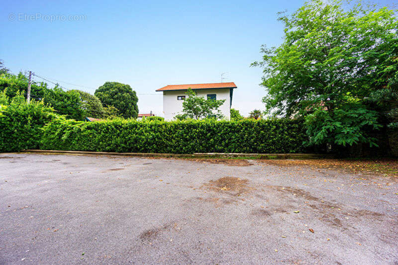 Parking à SAINT-JEAN-DE-LUZ