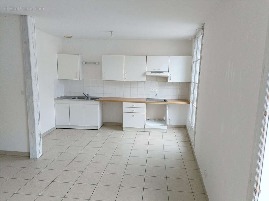 Appartement à LUYNES