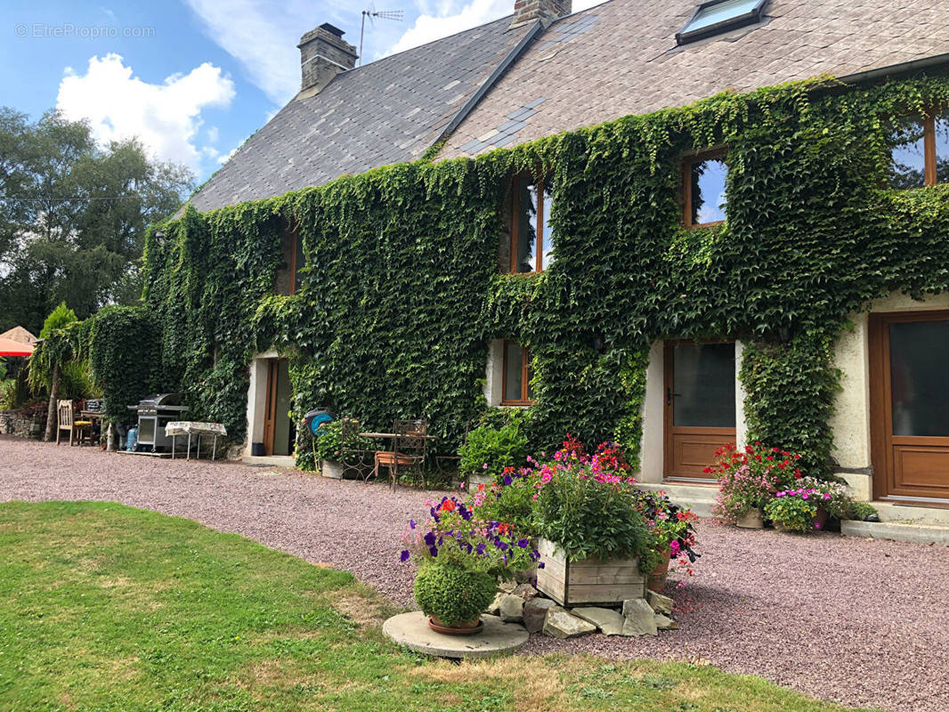 Maison à CONDE-SUR-NOIREAU