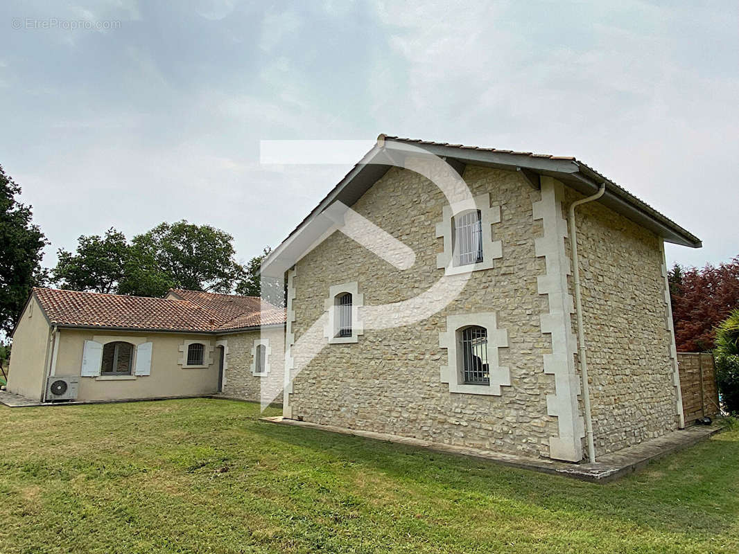 Maison à SAINT-SEURIN-SUR-L&#039;ISLE