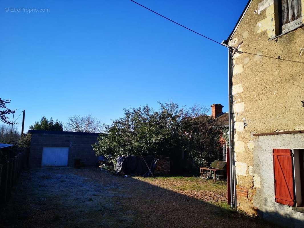 Maison à LA CHARTRE-SUR-LE-LOIR