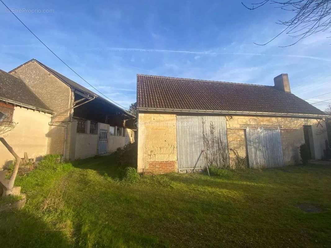 Maison à LA CHARTRE-SUR-LE-LOIR