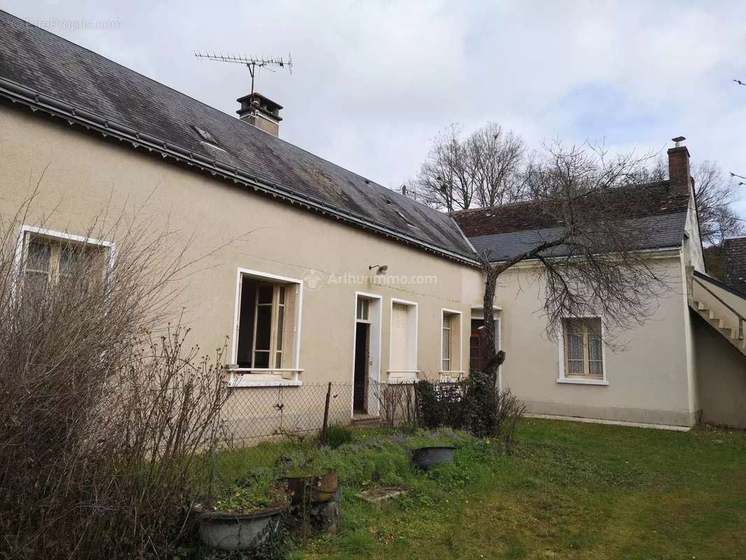 Maison à LA CHARTRE-SUR-LE-LOIR