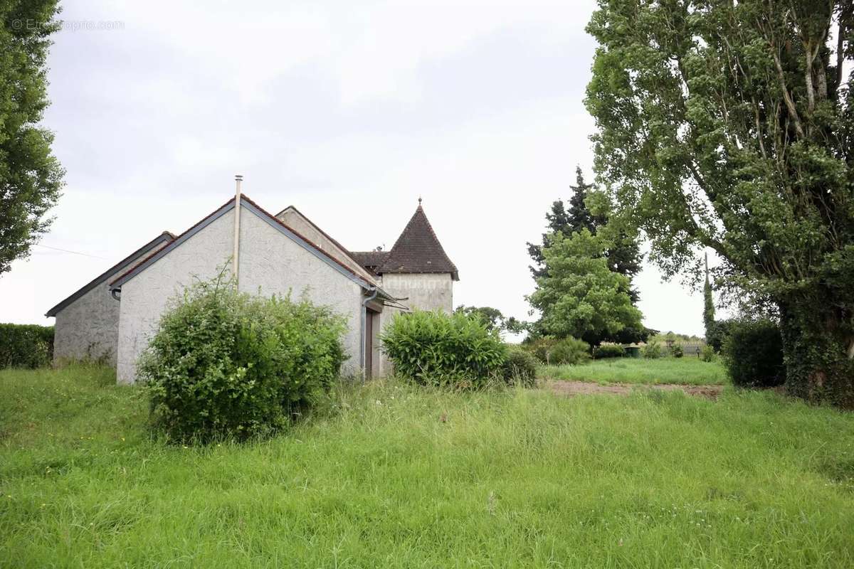 Maison à LA CHARTRE-SUR-LE-LOIR